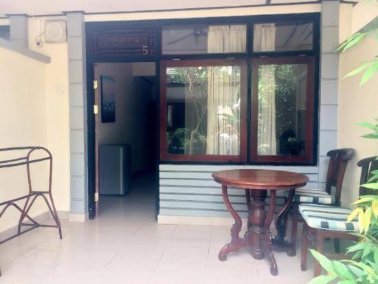 Gina'S Guest House Sanur Exteriör bild